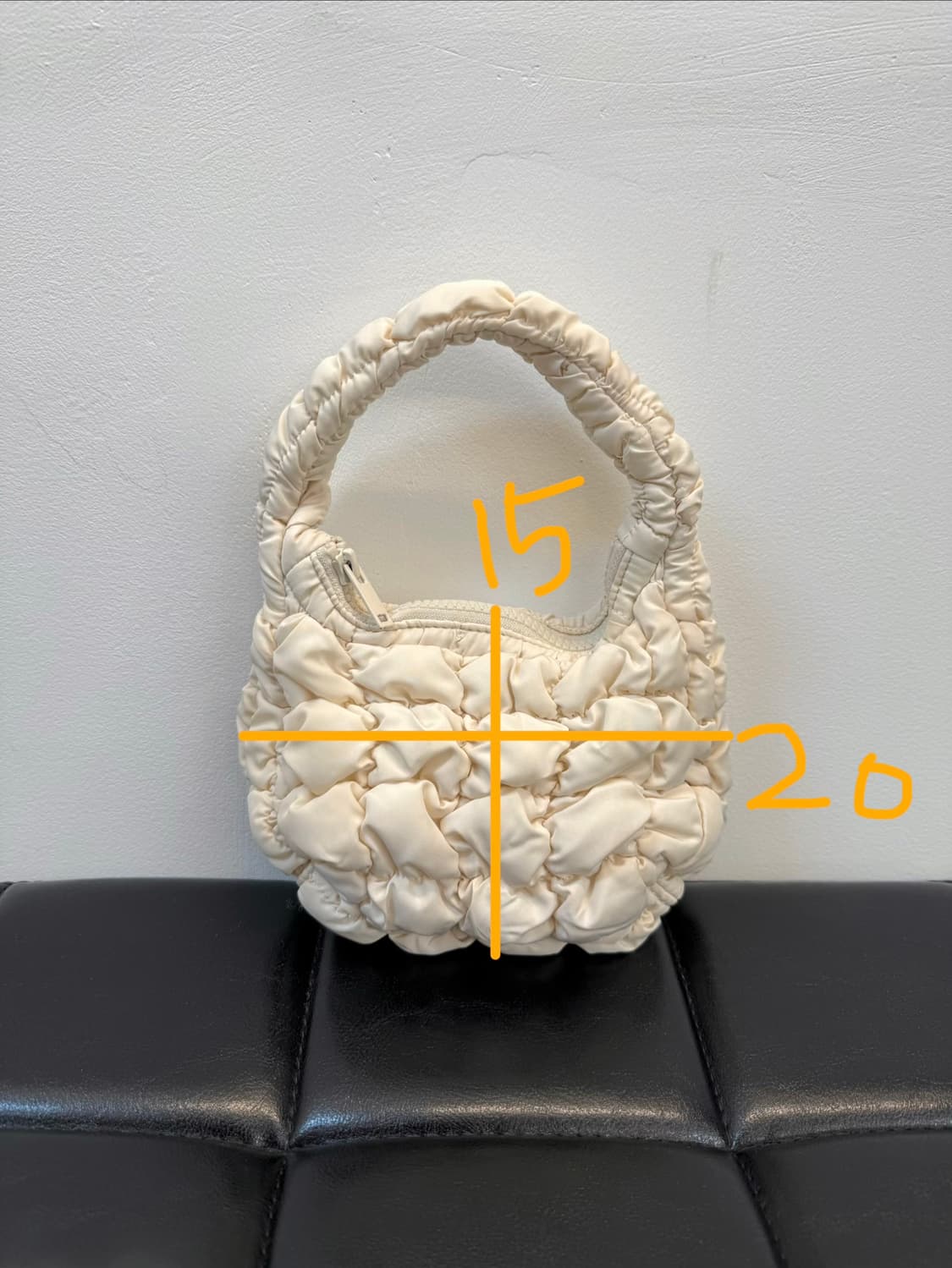 COS 코스 퀄티드 미니 구름백  상품이미지2
