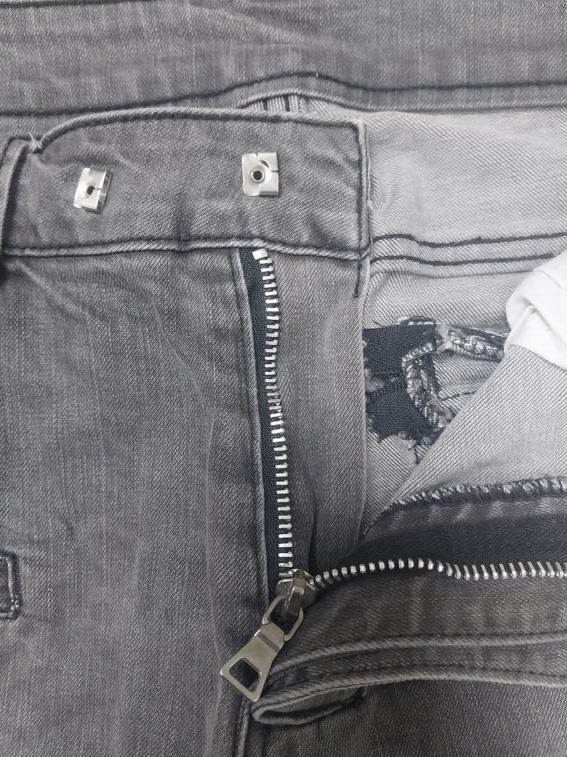 [32] 발망 그레이워싱 지퍼디자인 테이퍼드진 청바지 상품이미지6