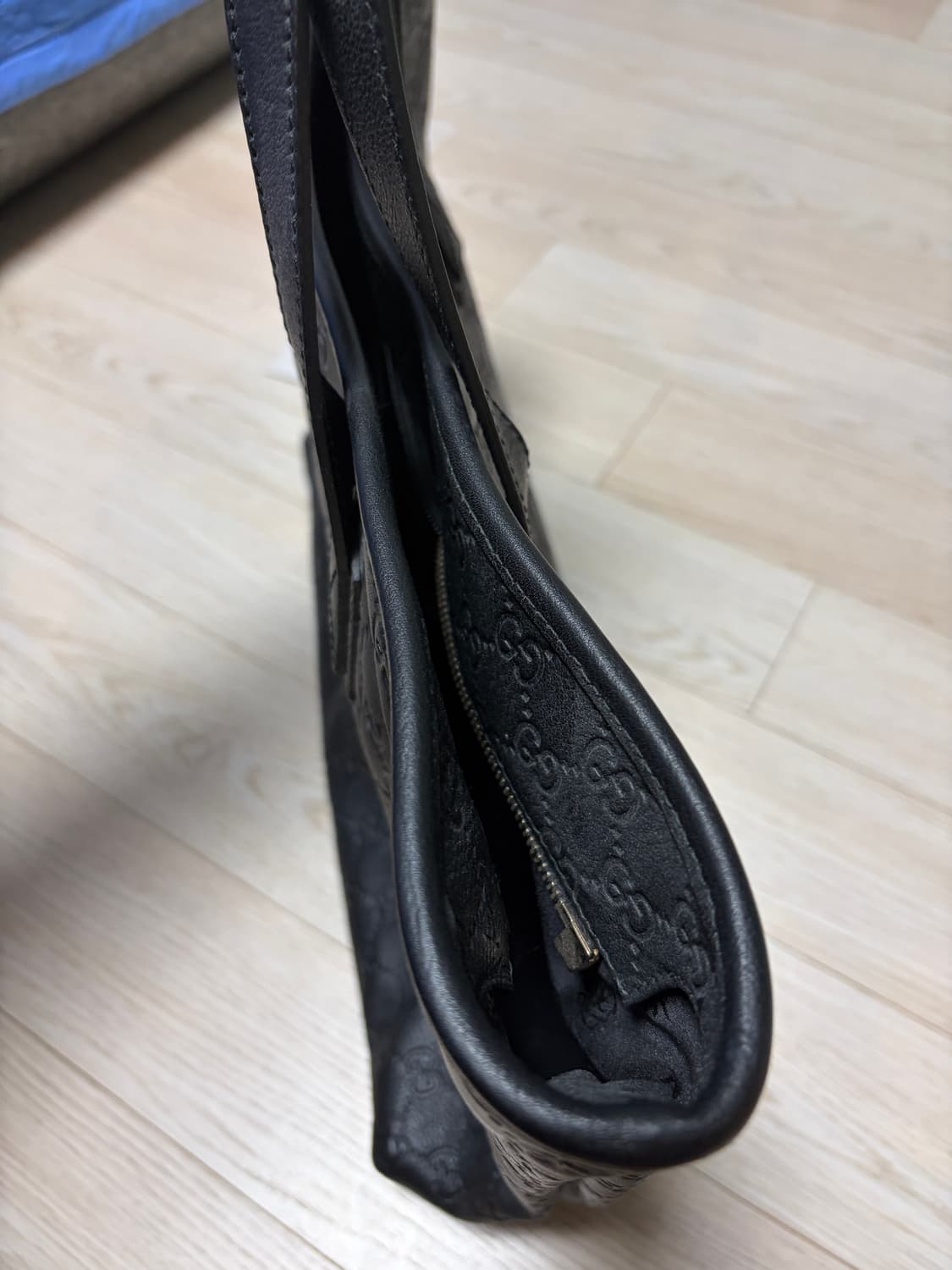 구찌 GG 올블랙 토드백 (3회 사용) 상품이미지5