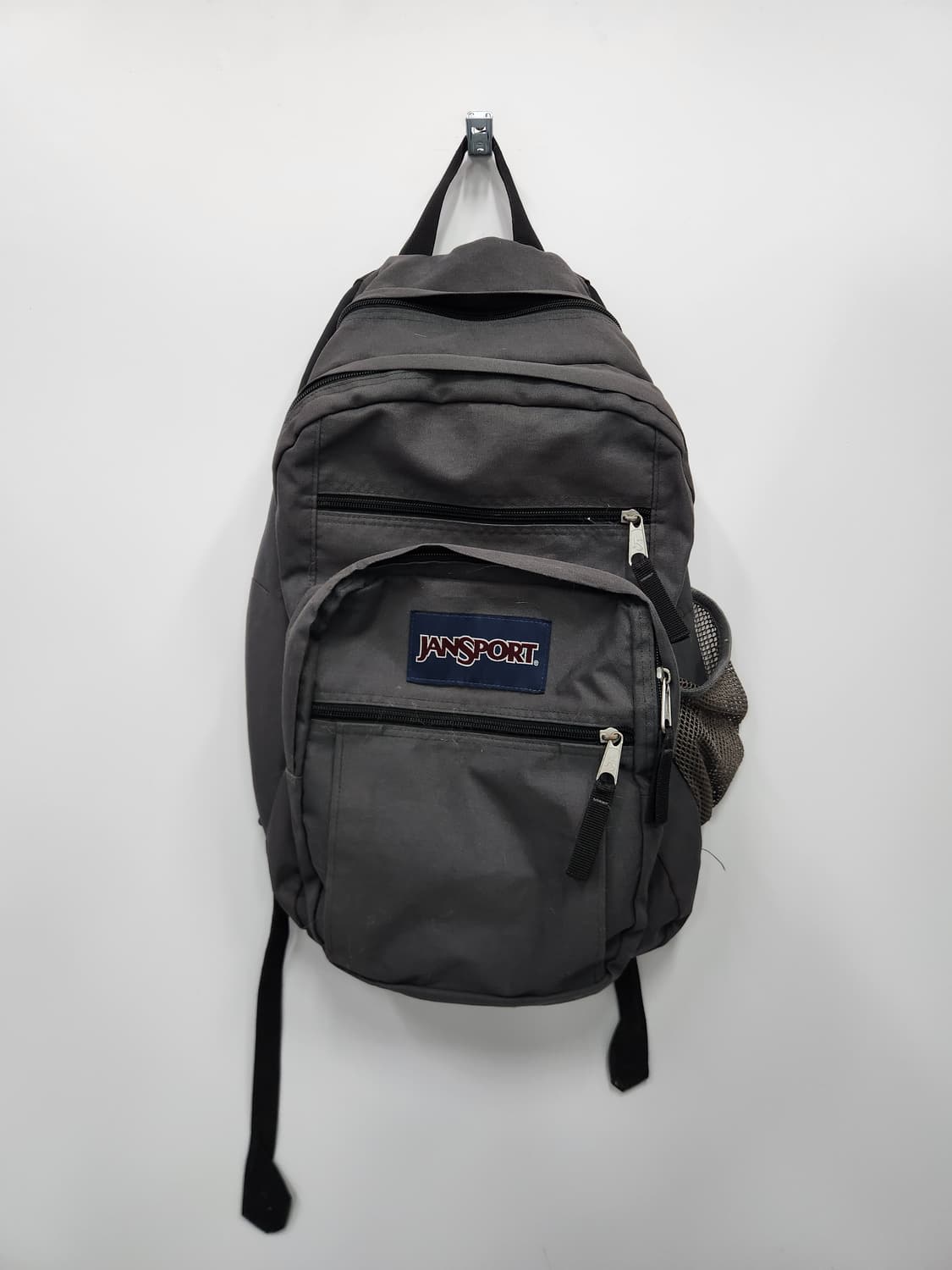 Jansport 그레이 백팩 상품이미지1