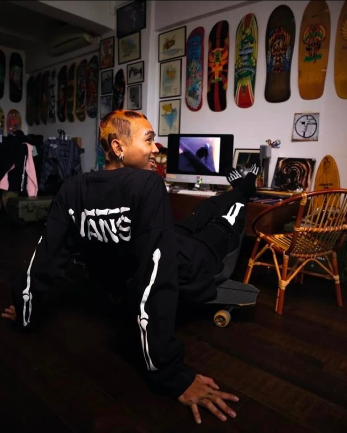 반스 x 마크 사보타지 sbtg 롱슬리브 상품이미지1