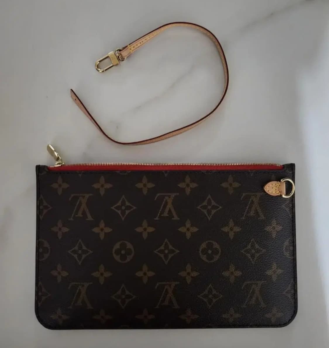 (새상품) 루이비통 네버풀파우치 네버풀클러치 레드 상품이미지1