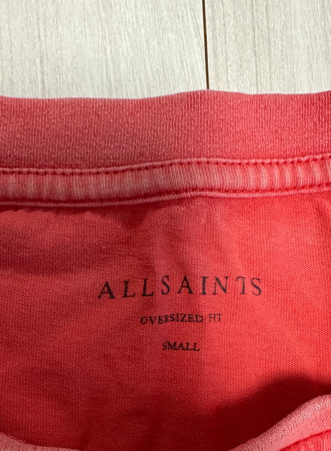 올세인츠 오버핏 반팔티 팝니다! 상품이미지3