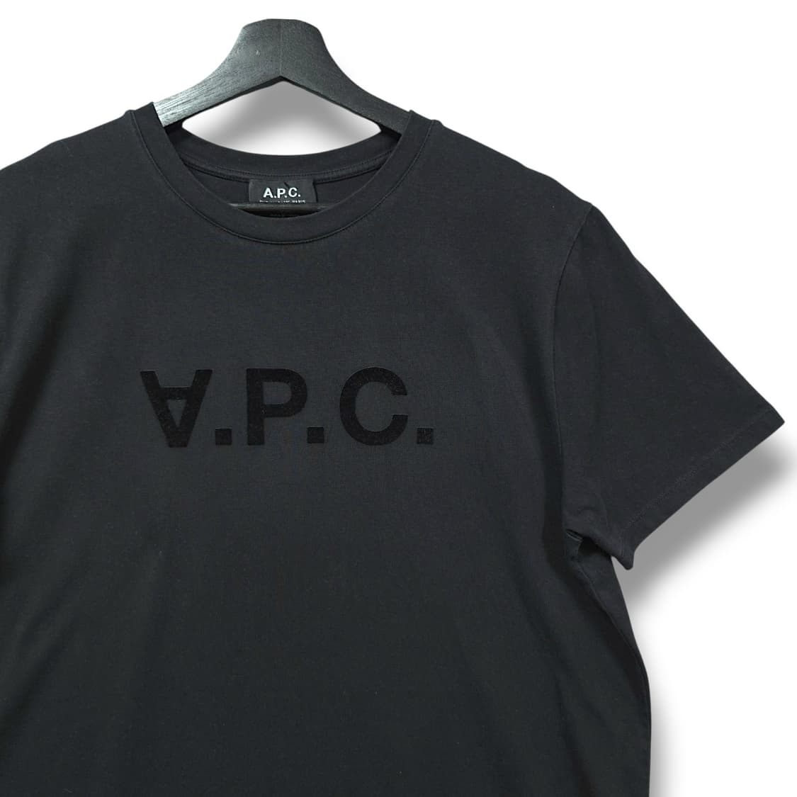 [XL] 아페쎄(A.P.C) 블랙 V.P.C 벨벳 플록 로고 반팔티셔츠 상품이미지3