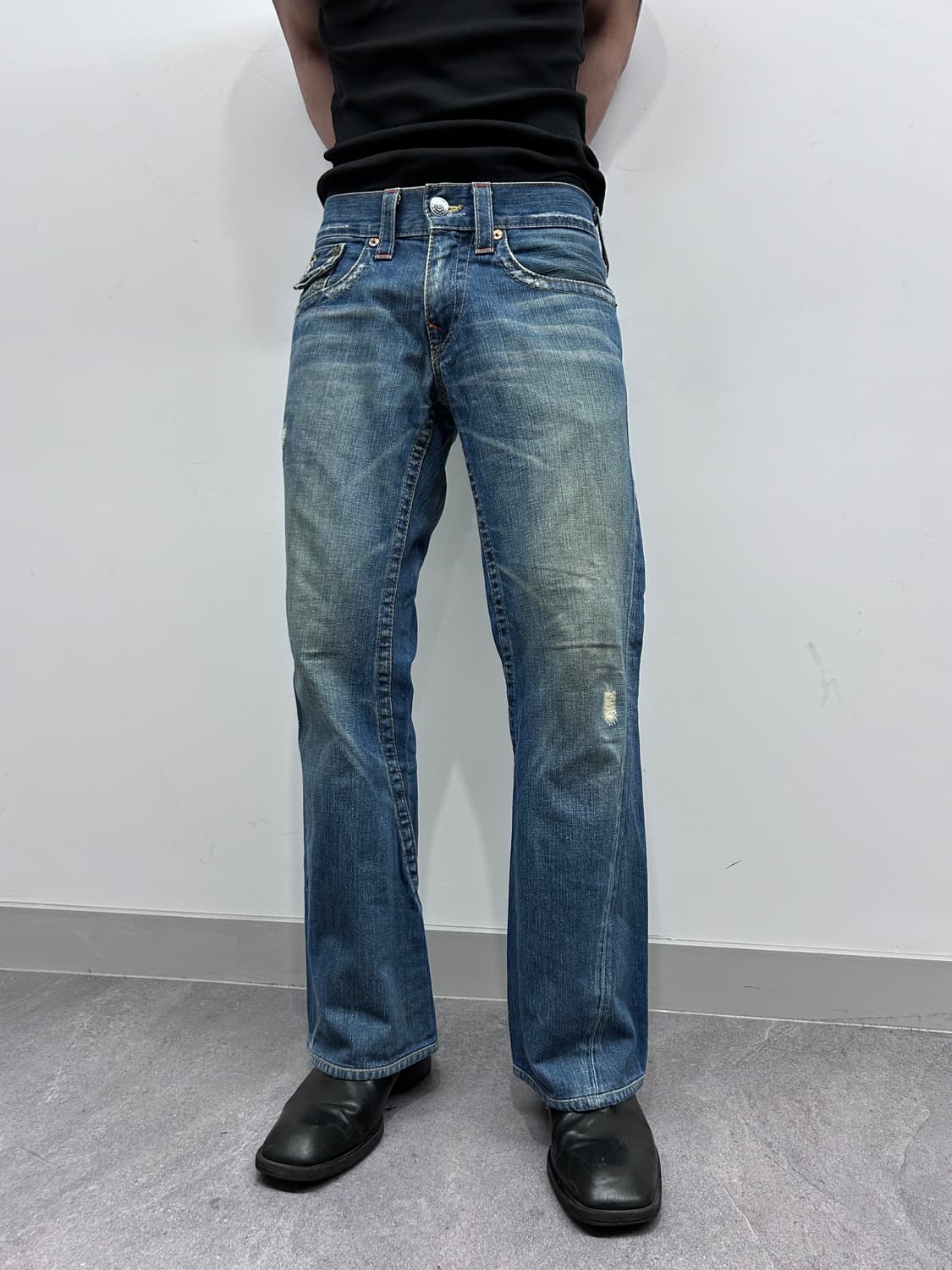 트루릴리젼 스파이럴 워싱 부츠컷 데님 상품이미지2