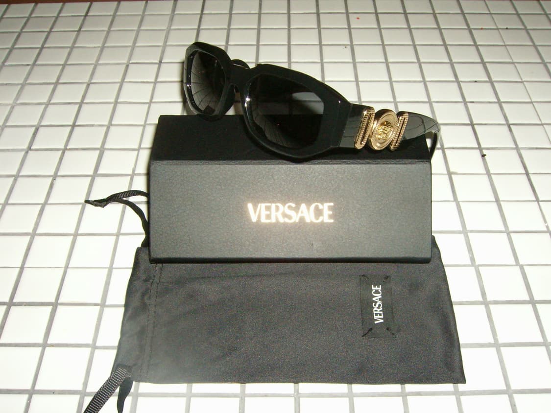 Versace Gold Medusa Biggie Sunglasses 상품이미지1