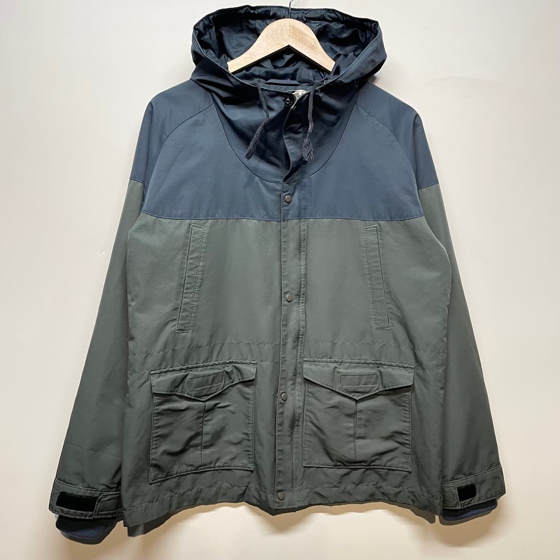 리바이스 투톤 바람막이 상품이미지1