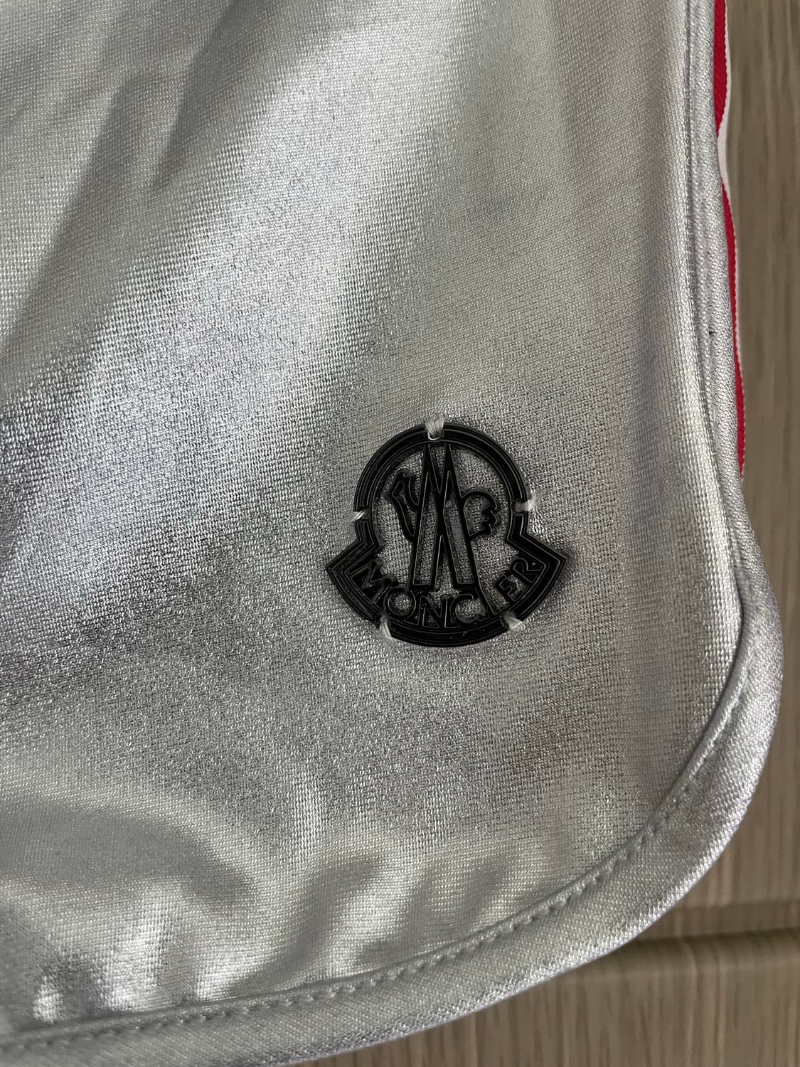 Moncler y2k 실버 숏팬츠 상품이미지2