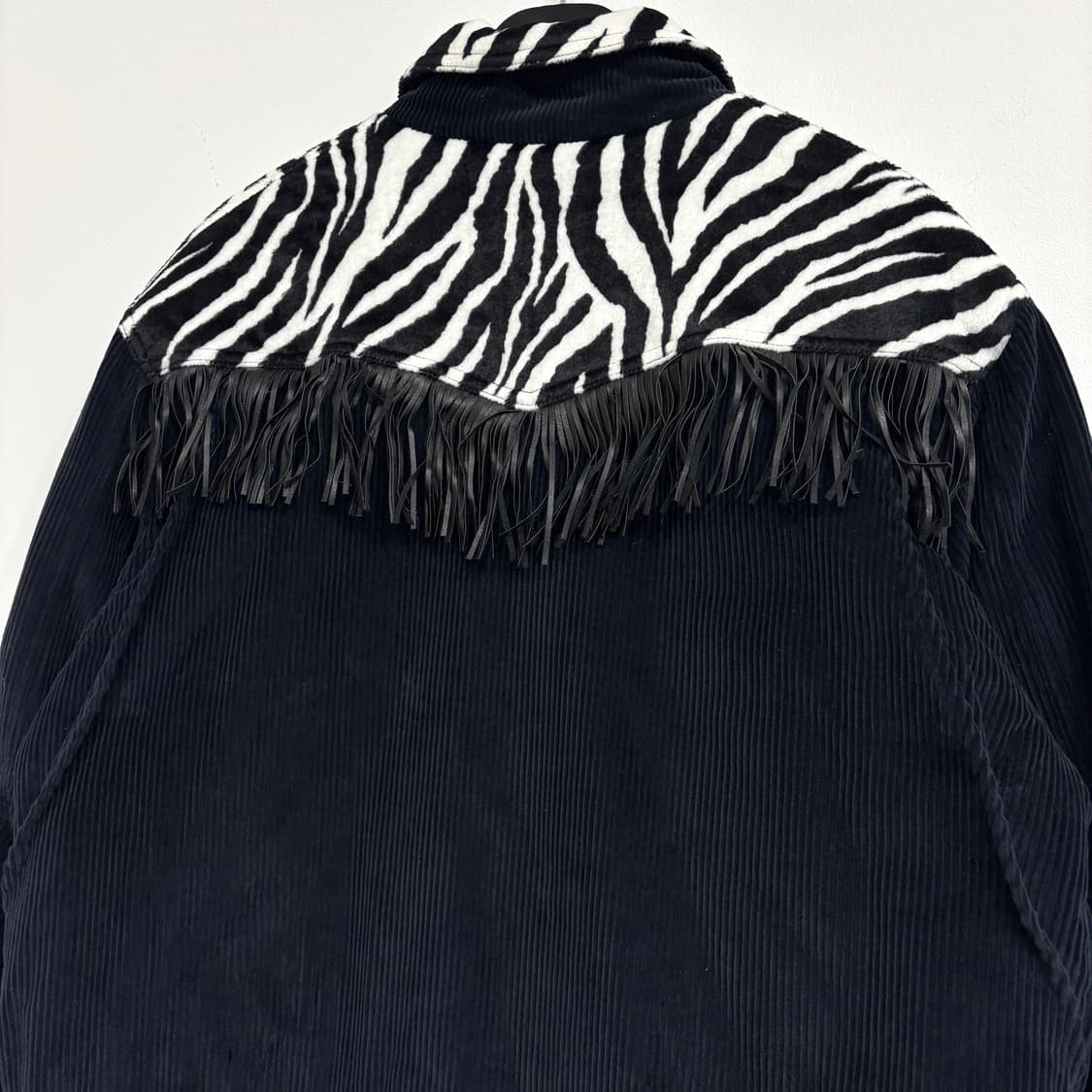 [새상품] 스타일난다 코듀로이 지브라 패턴 안감 양털자켓 상품이미지3