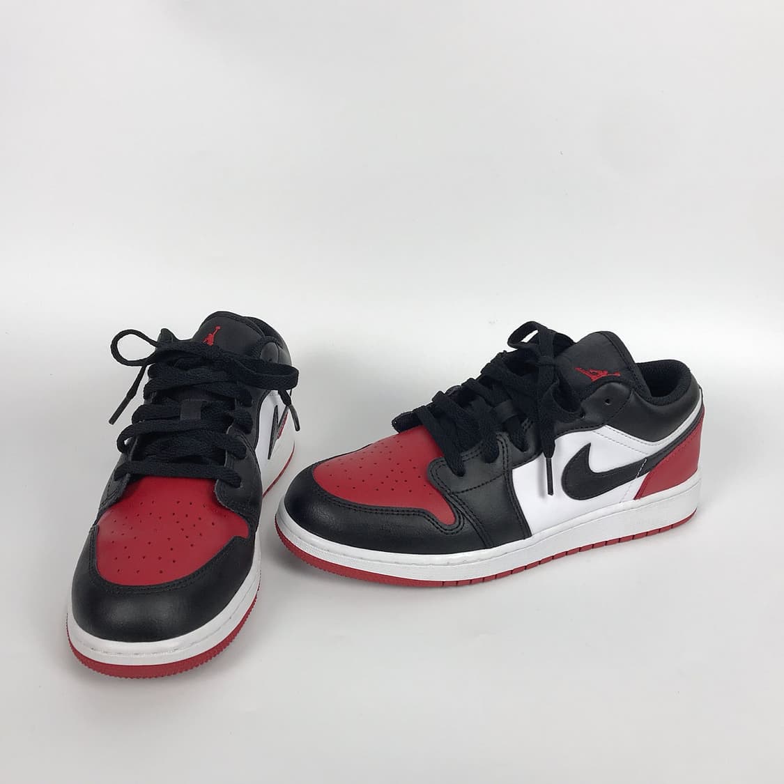 나이키 에어조던 1 로우 GS 바시티 레드 신발 키즈245 (240) 상품이미지1