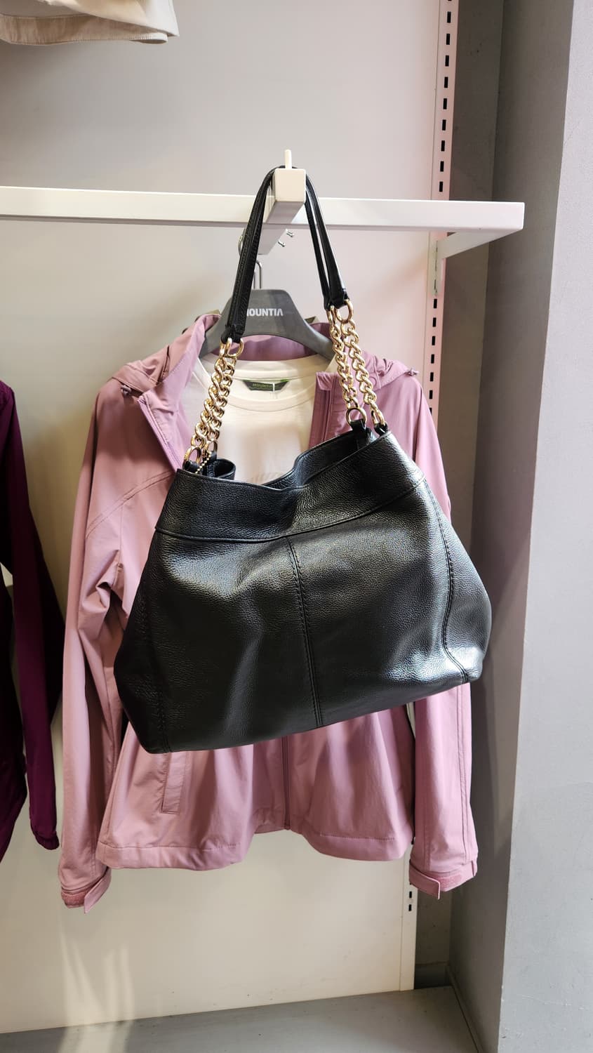 코치 블랙 숄더백 상품이미지2