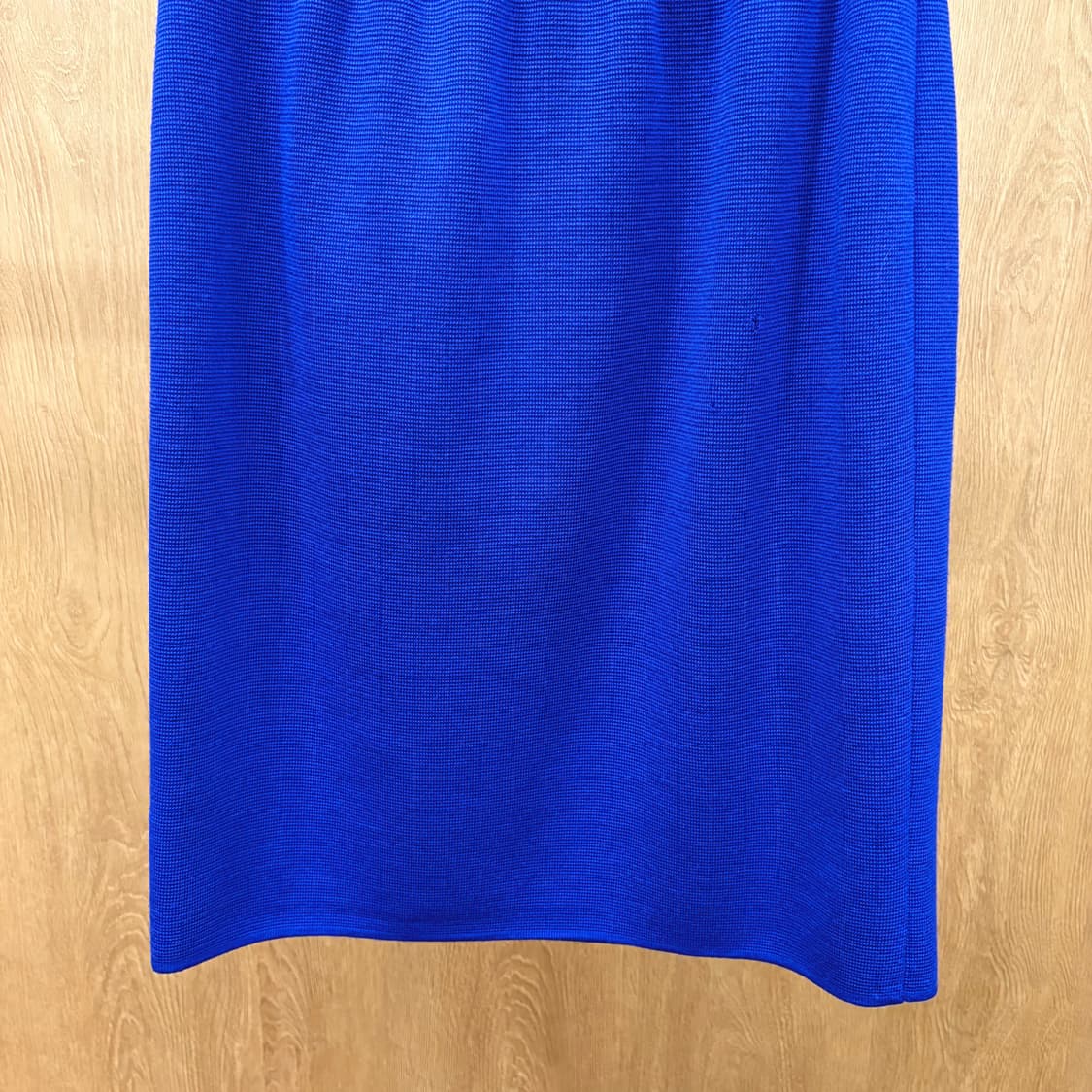 입생로랑 울 미디 스커트 밴딩 무지 디테일 H라인 블루 상품이미지5