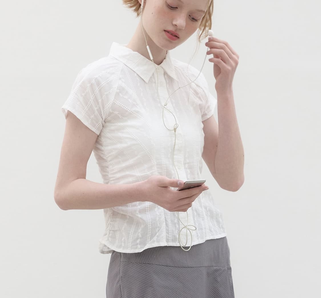 포에브 Broderie Shirring 브로더리 셔링 셔츠 화이트 상품이미지1