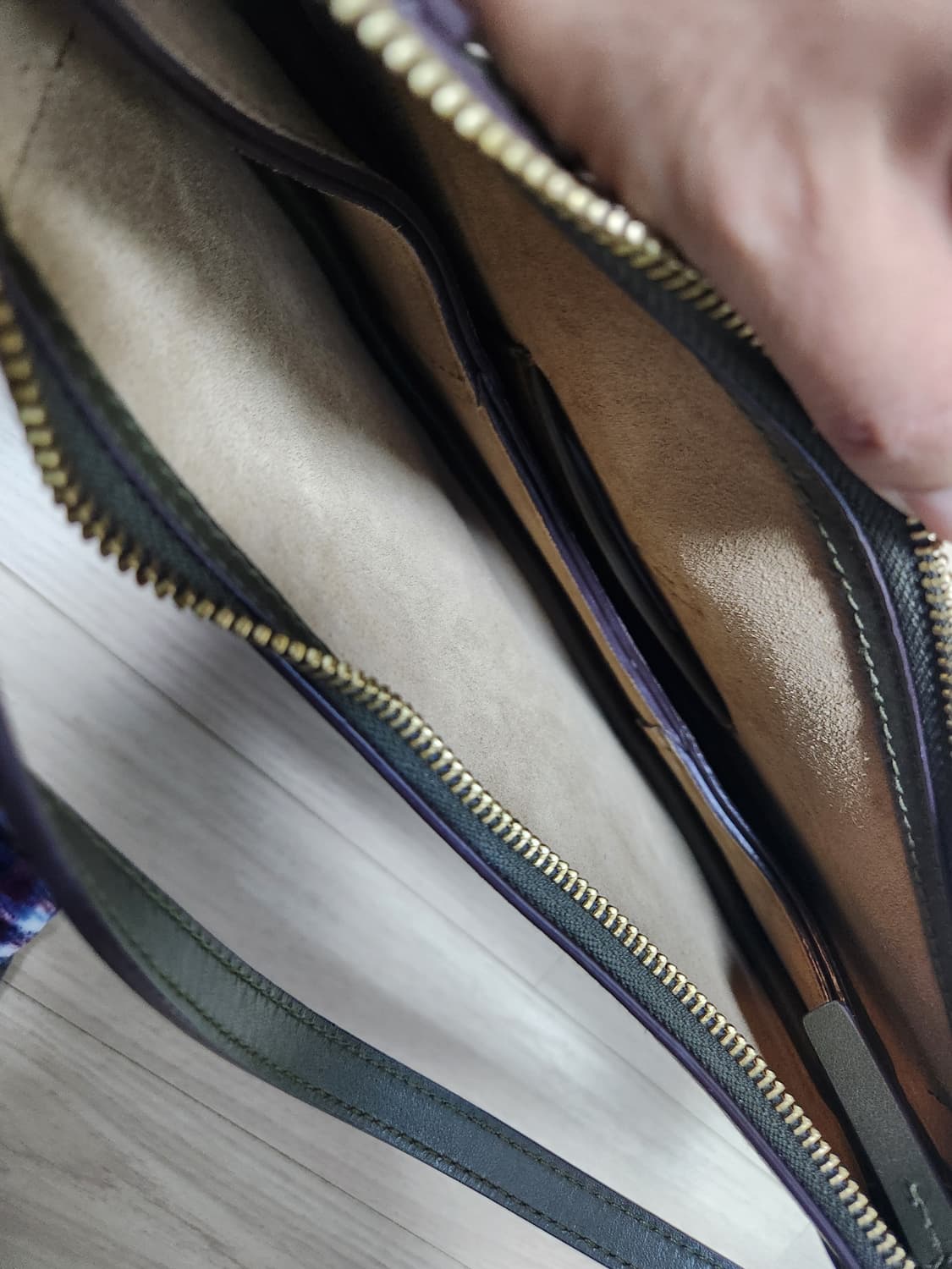 폴로 랄프로렌 ID카프스킨 미니 숄더백 상품이미지4