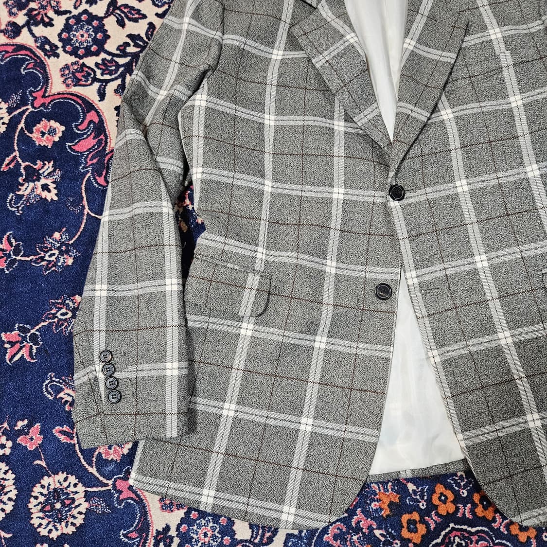 르토로(Sartoro) 울 혼방 그레이 체크 투버튼 블레이져 50size 상품이미지2