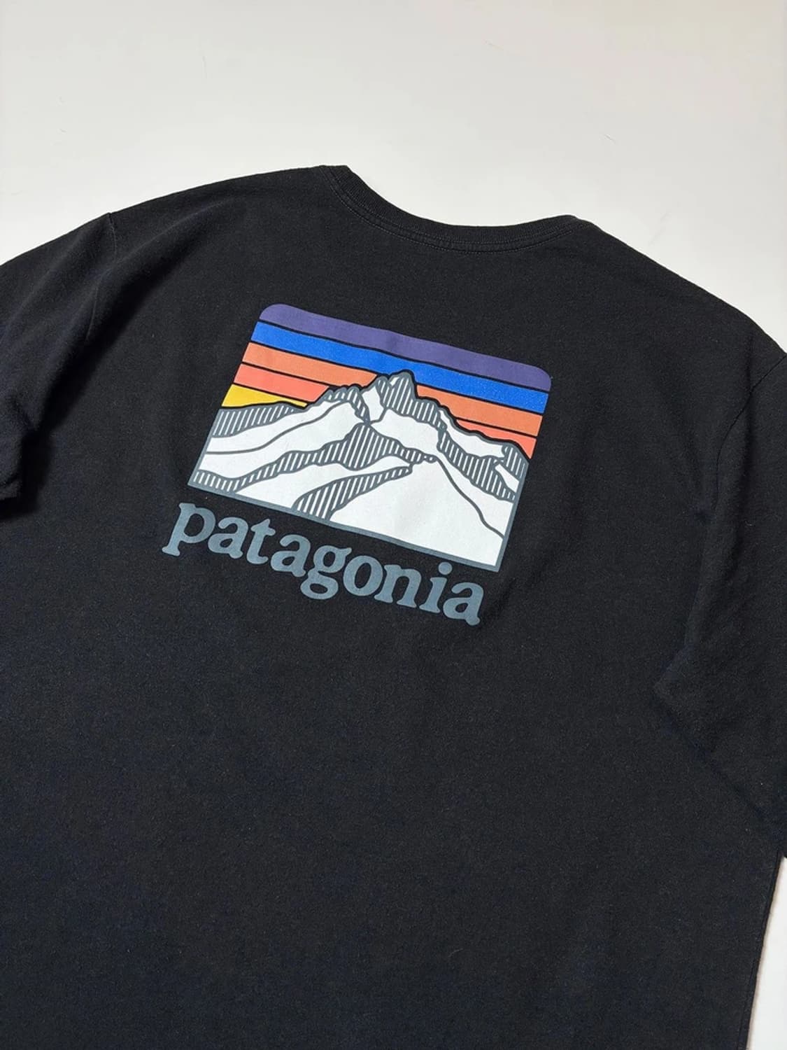 파타고니아 라인 로고 릿지 포켓 반팔 티셔츠 PN9126 상품이미지2
