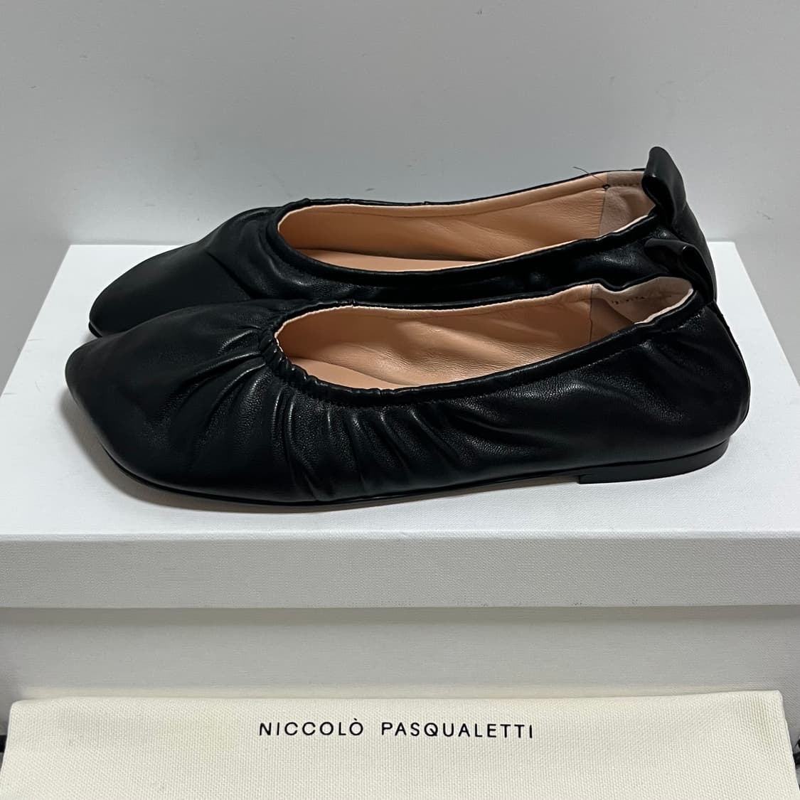 [36]니콜로 파스쿠알레티 25fw 셔링 플랫 슈즈/블랙 상품이미지2