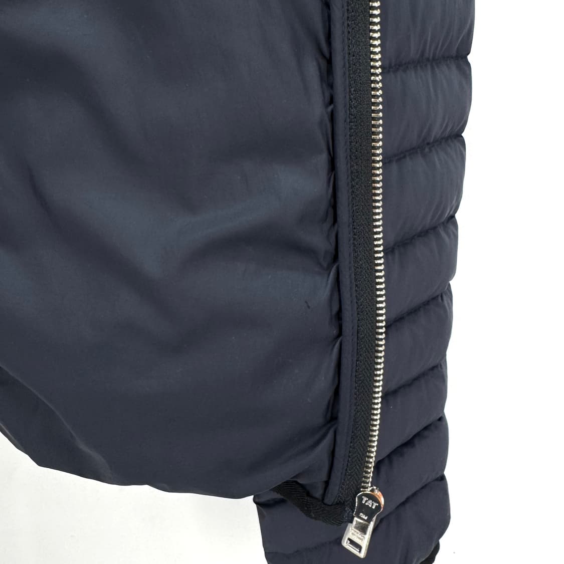 [46사이즈] 프라다 남성 후드 경량 패딩 네이비 (SGH828) 상품이미지8
