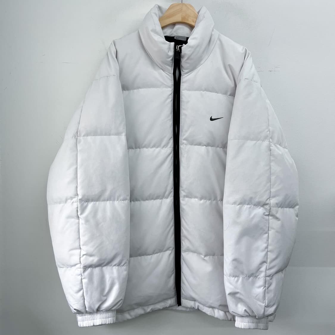 나이키 스우시 뉴챔프 화이트 립스탑 패딩 점퍼 상품이미지4