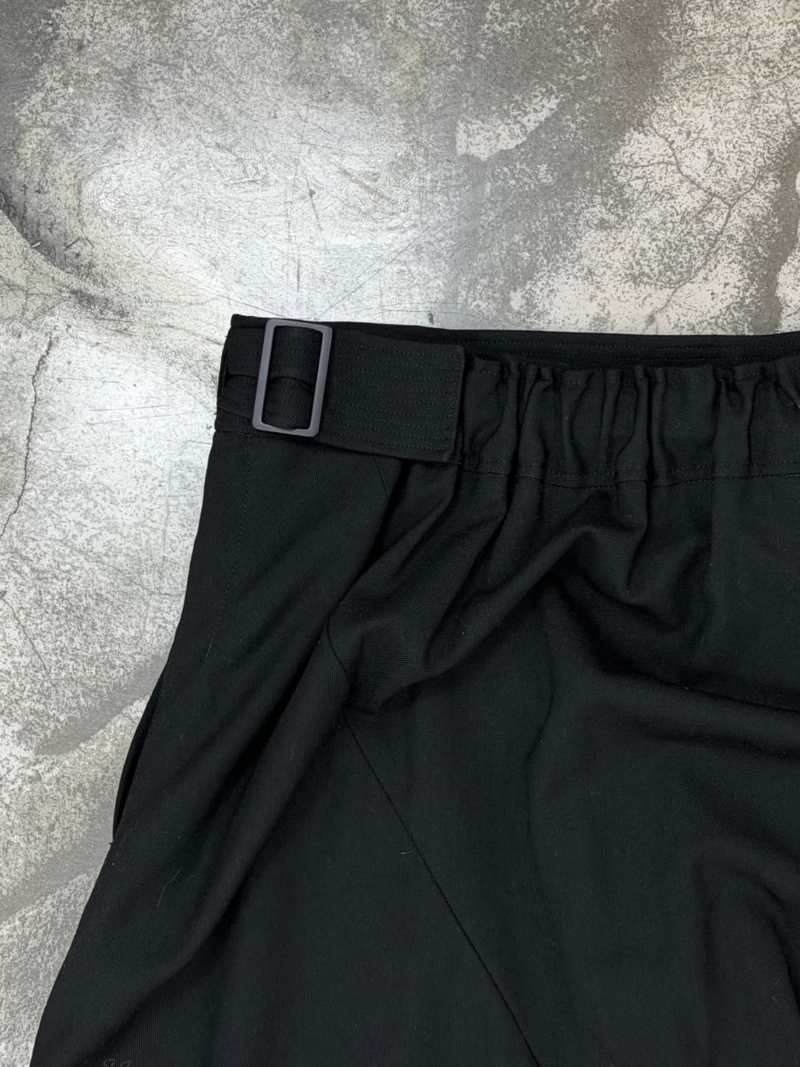 이세이미야케 크로스 패널 드레이프 팬츠 상품이미지5