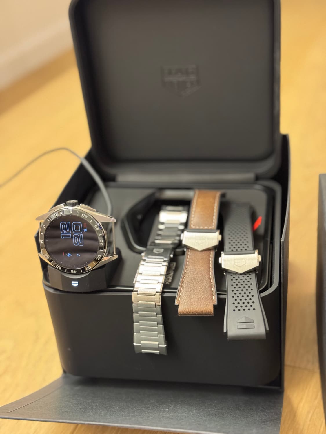 태그호이어 커넥티드 E4 45mm 풀박스 상품이미지1