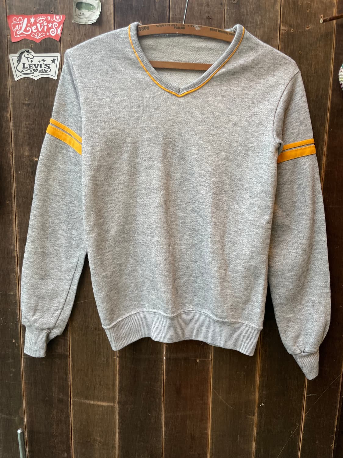 1970-80's Vintage V-Neck Sweatshirt 상품이미지1