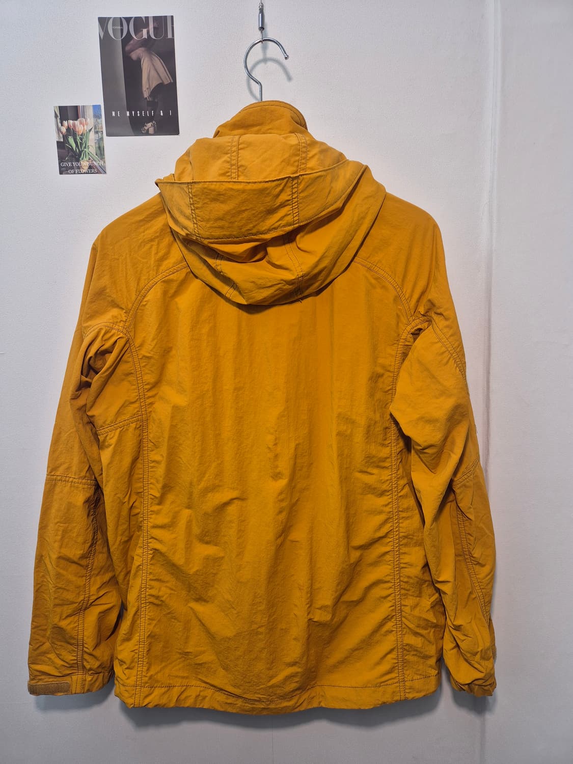 몽벨에서 나온 남성 바람막이 자켓  M
사이즈   상품이미지3