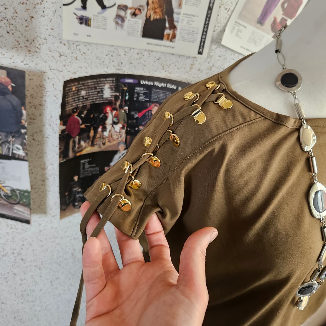 마이클코어스 카키 골든 숄더 포인트 레이온 점프수트 상품이미지6