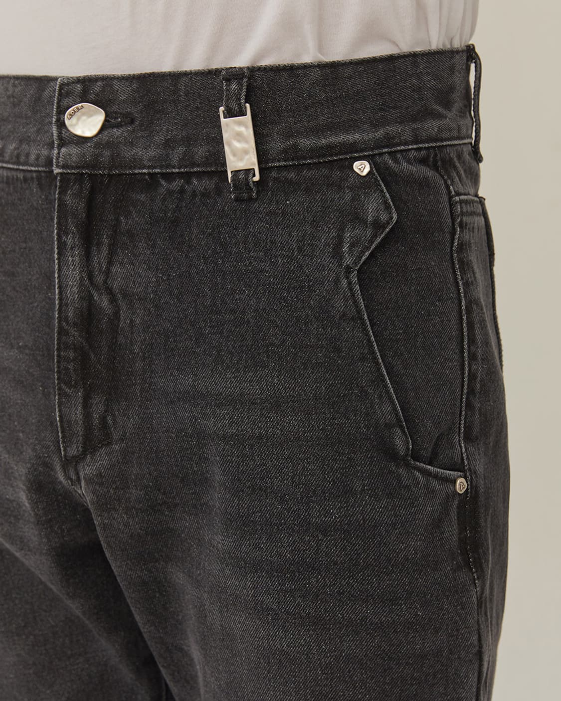 아더에러 Torn patch jeans A3 새상품급 상품이미지3