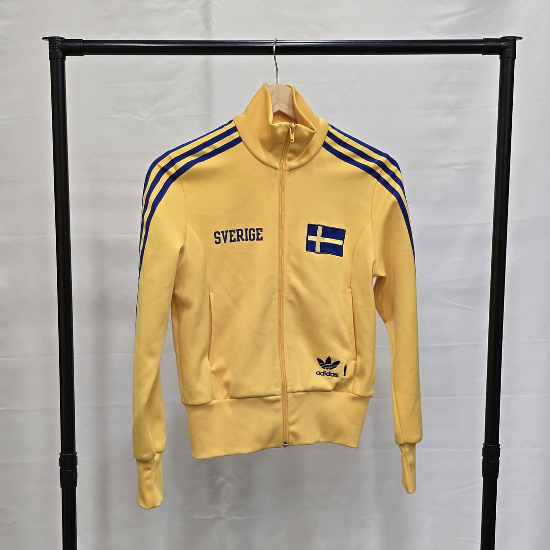 아디다스 오리지널스 스웨덴 트랙자켓 05-06 FIFA 트레포일 트랙탑 상품이미지1