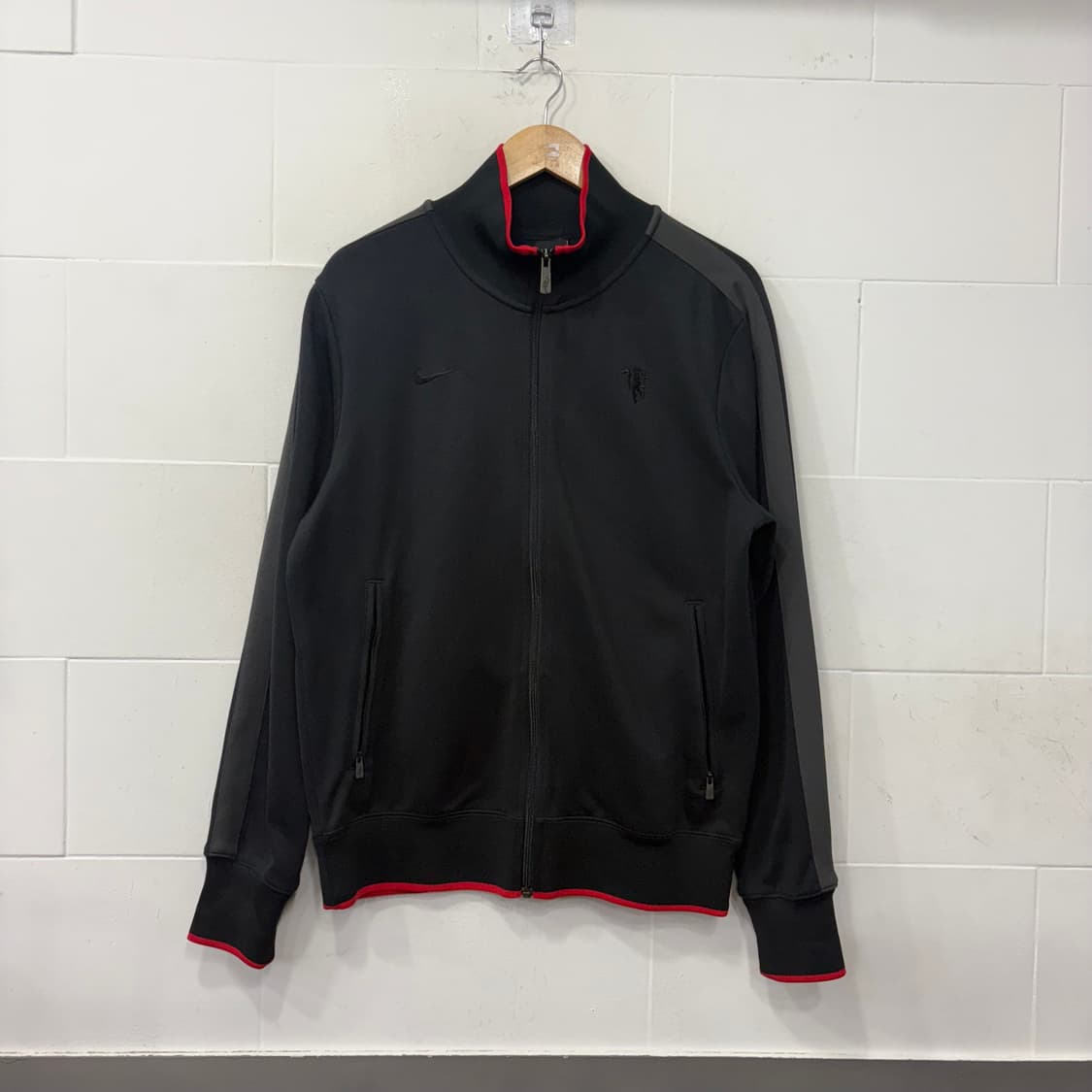 나이키 맨체스터 유나이티드 올드스쿨 트랙탑 상품이미지1