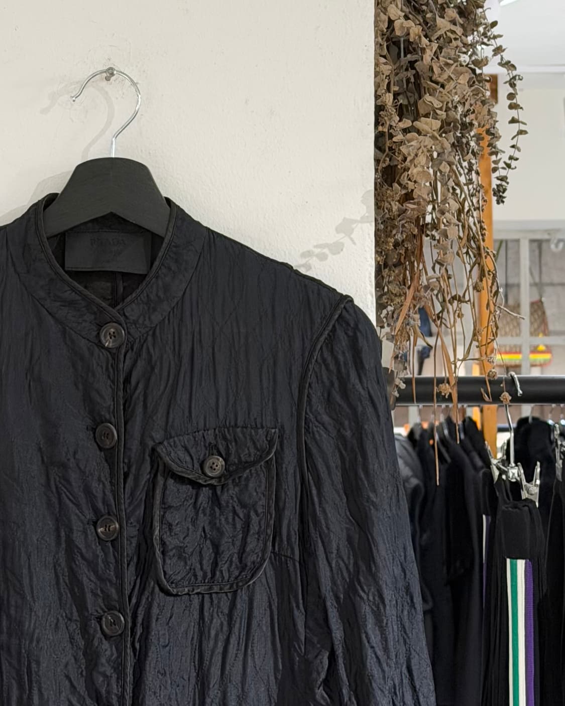 프라다 블랙 실크 버튼 자켓 상품이미지3