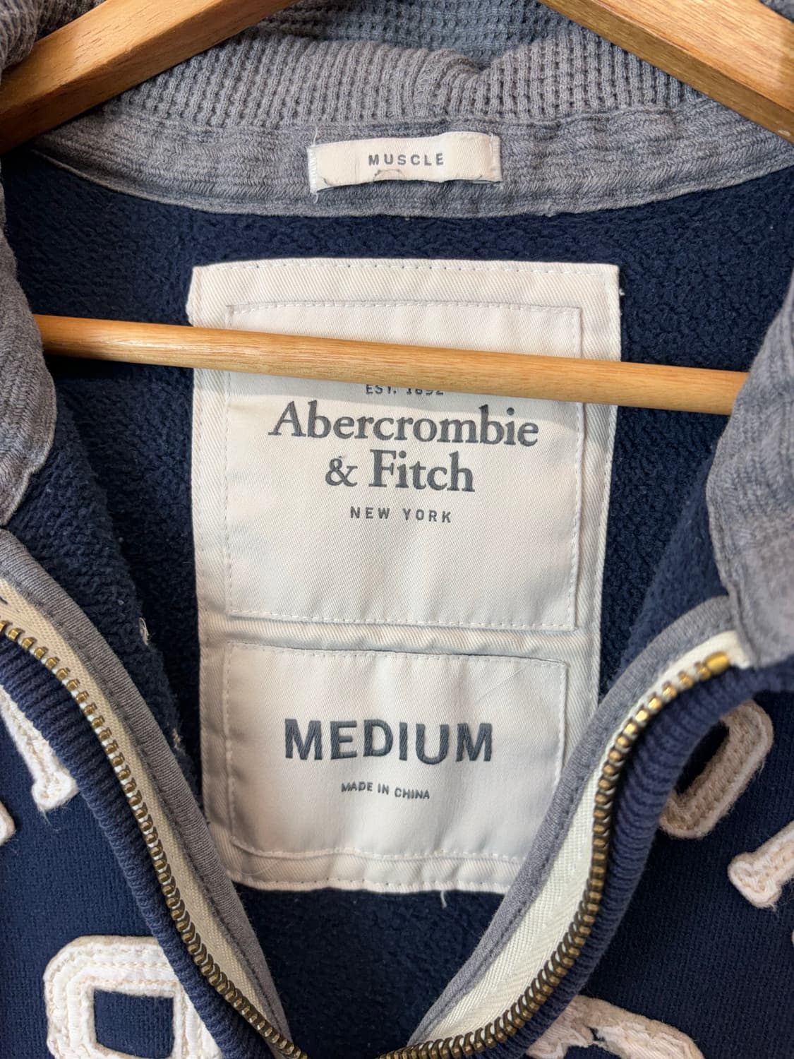 아베크롬비 네이비 스펠로고 헤비 후드집업 상품이미지6