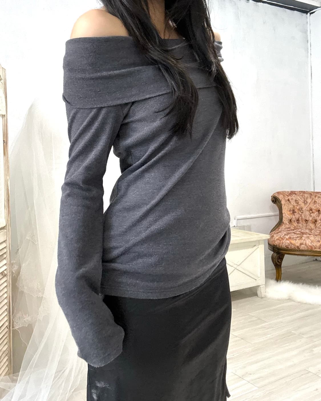 Gray Shirring Off-Shoulder Longsleeve 상품이미지3