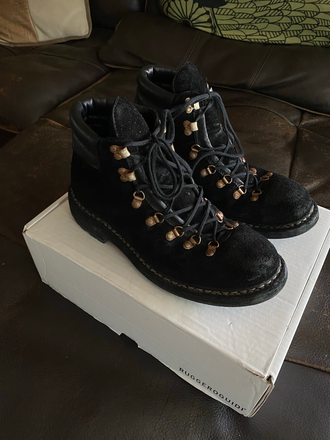 구이디 23fw horse reverse 43 size 상품이미지1