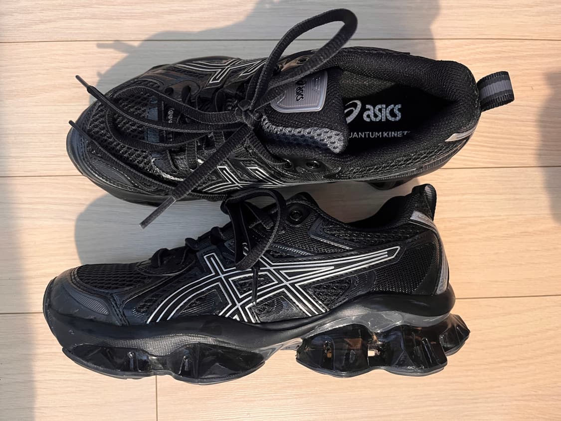 (235)아식스 젤 퀸텀 키네틱 그래파이트 그레이 블랙 상품이미지1