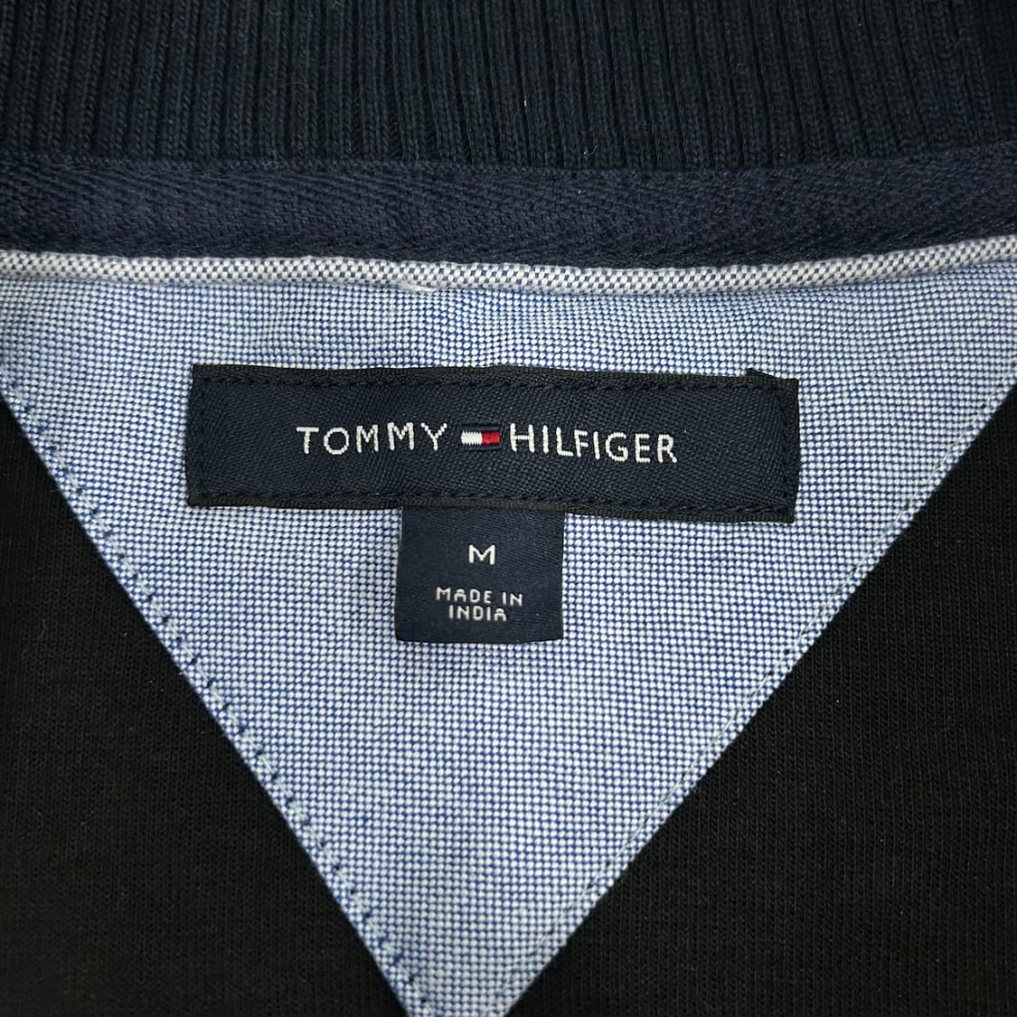 Tommy Hilfiger 타미힐피거 스펠아웃로고 블랙 반집업 맨투맨 상품이미지6