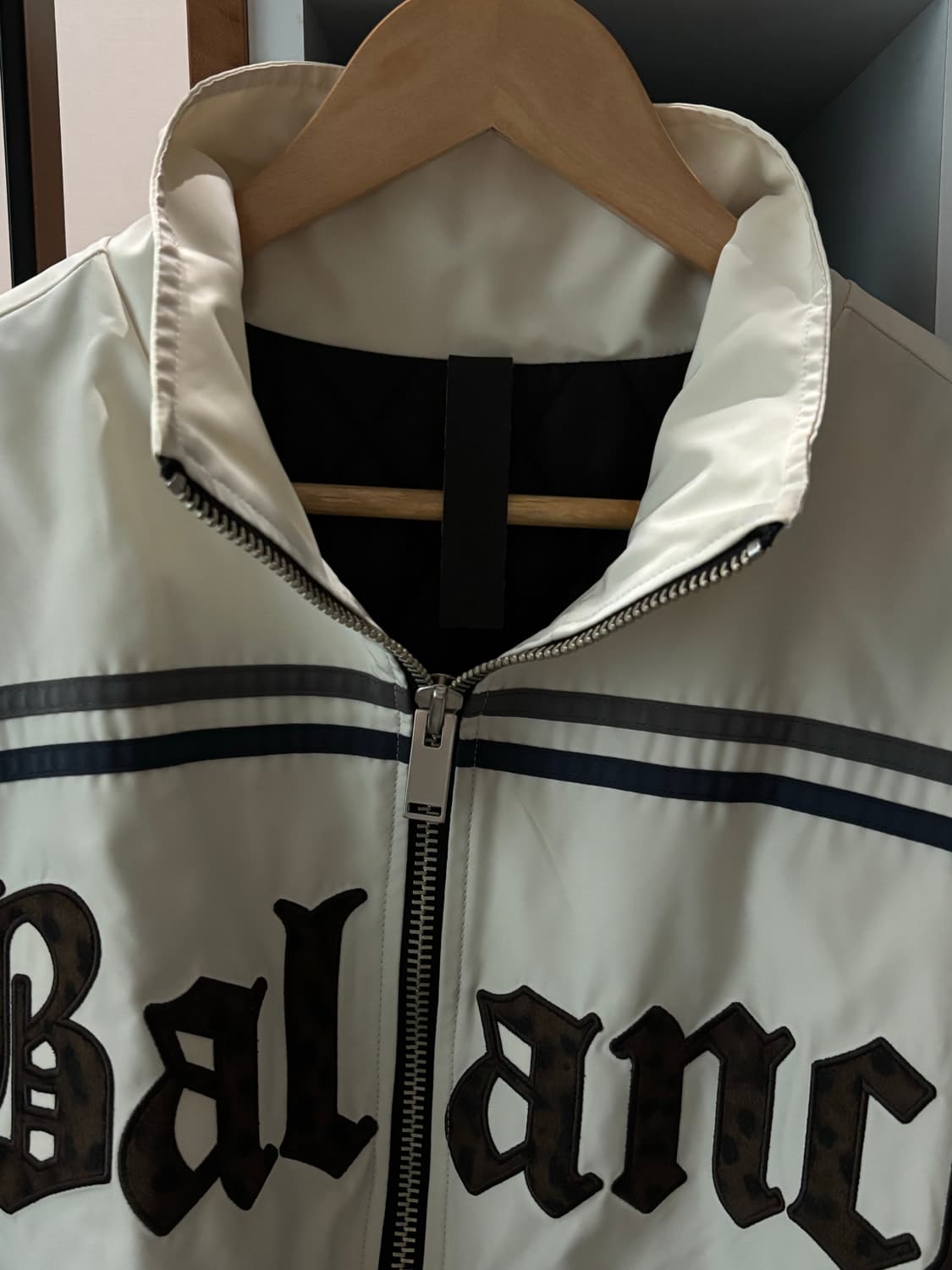 Leey BALANCE BOMBER JACKET IVORY 상품이미지3