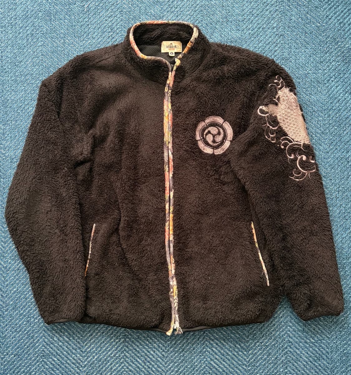 카라쿠리타마시 잉어자수 집업 플리스 상품이미지1