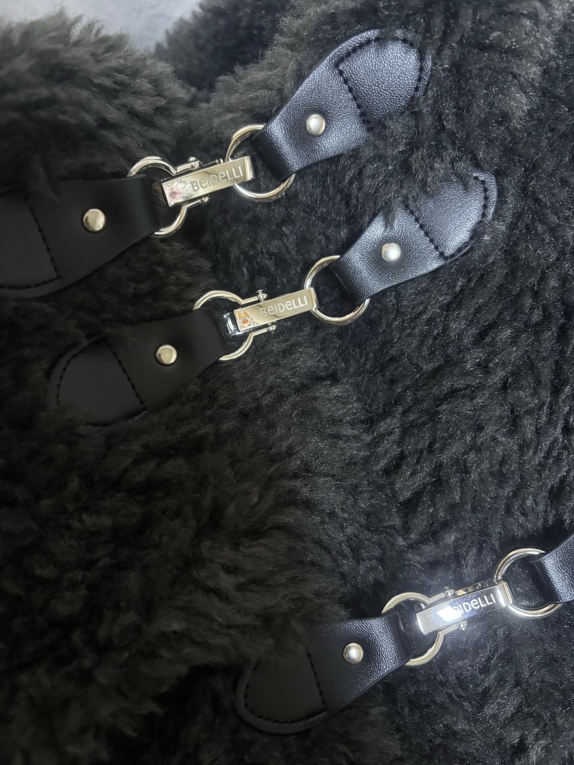 베이델리 비트 퍼 무스탕 (차콜) 상품이미지6