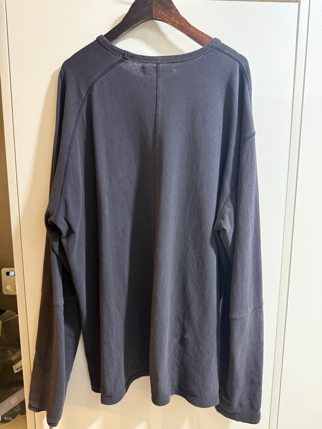 해칭룸 더블 슬리브 티 차콜 [4] 상품이미지4