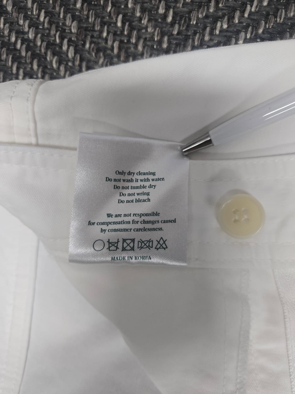 더바넷 화이트 금장 버튼 A라인 스커트 상품이미지8