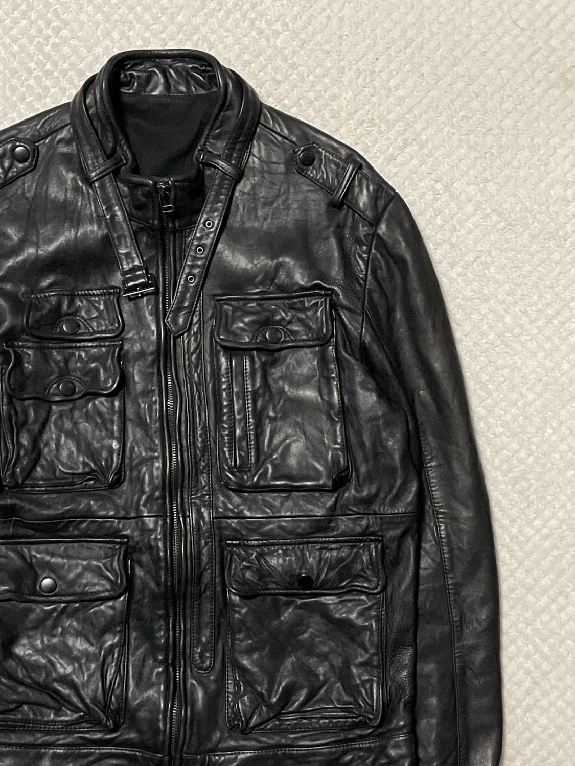 웨스턴 무드 이테리 램스킨 양가죽 절개 포켓 레더 자켓 상품이미지3