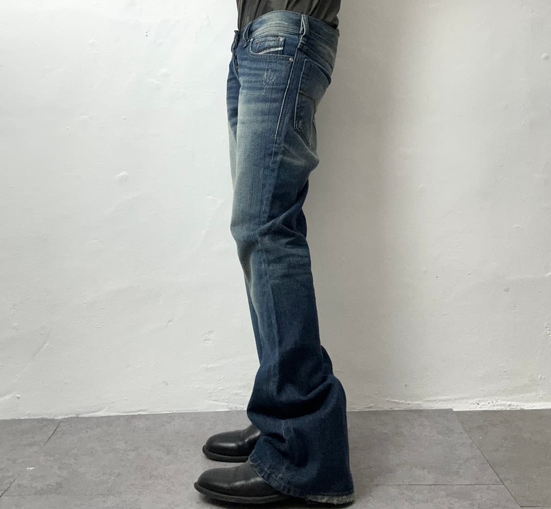 Diesel Zathan Bootcut Distressed Denim 상품이미지2