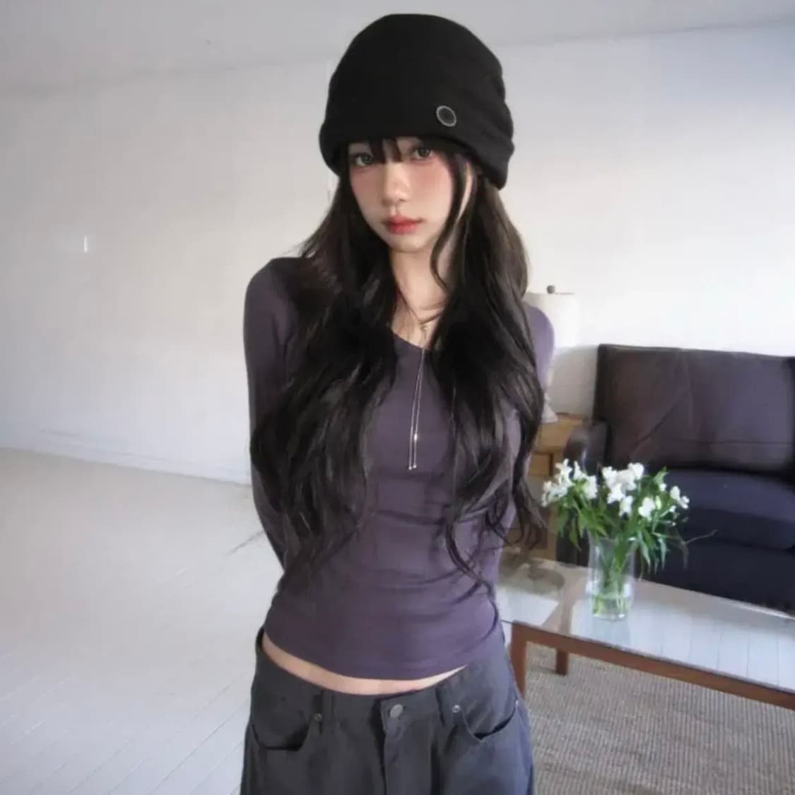 모디무드 잘록핏 브이넥 데일리 티셔츠 에이블리 상품이미지3