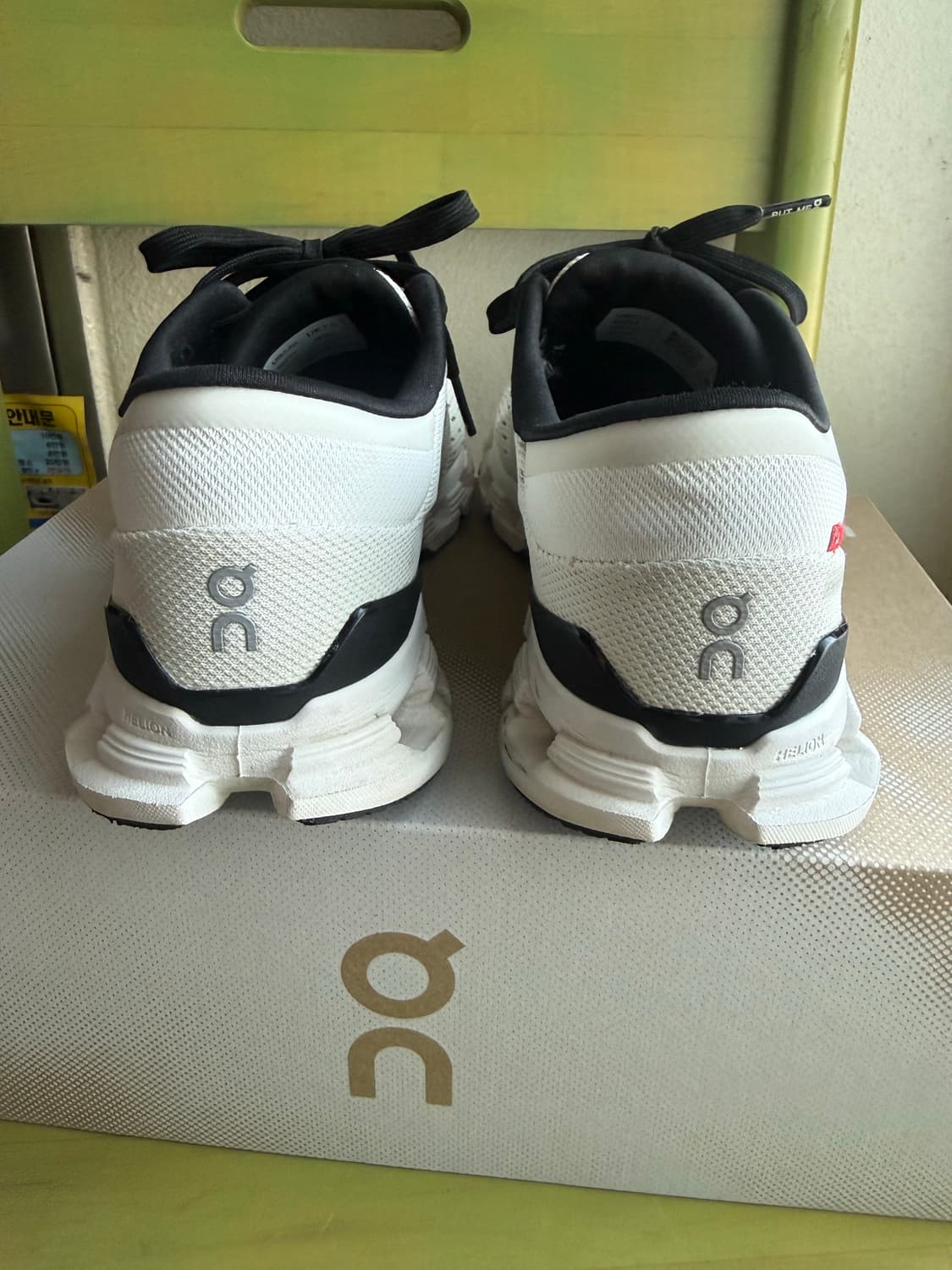 온러닝 클라우드 X 4 아이보리 블랙 상품이미지3