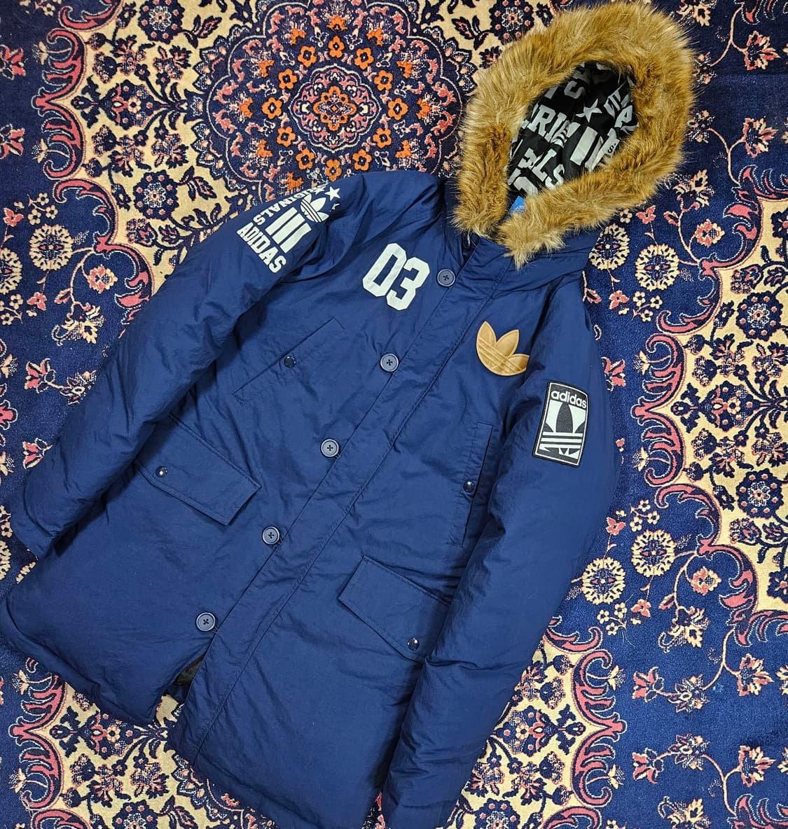 아디다스(Adidas) 오리지널 불꽃 패치 덕다운 패딩 상품이미지1