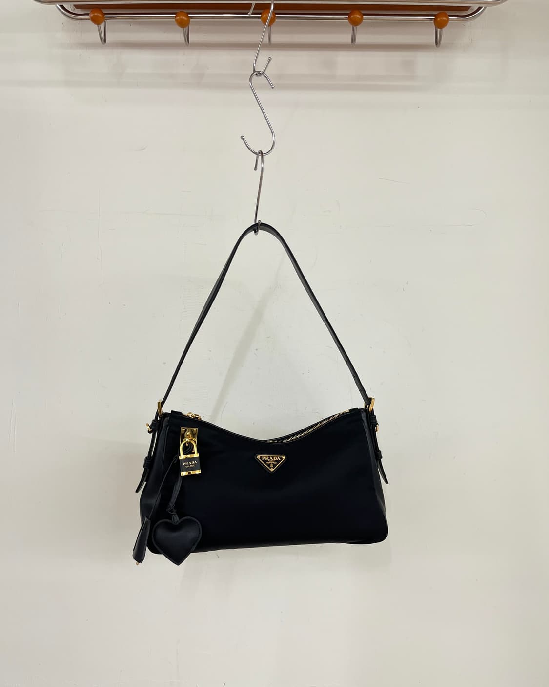 프라다 블랙 에메 리나일론 숄더백 상품이미지2