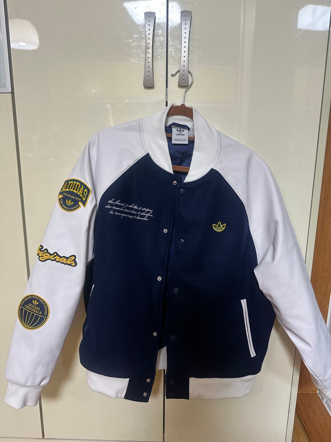 아디다스 오리지널 바시티 자켓 (IS2926) 상품이미지2