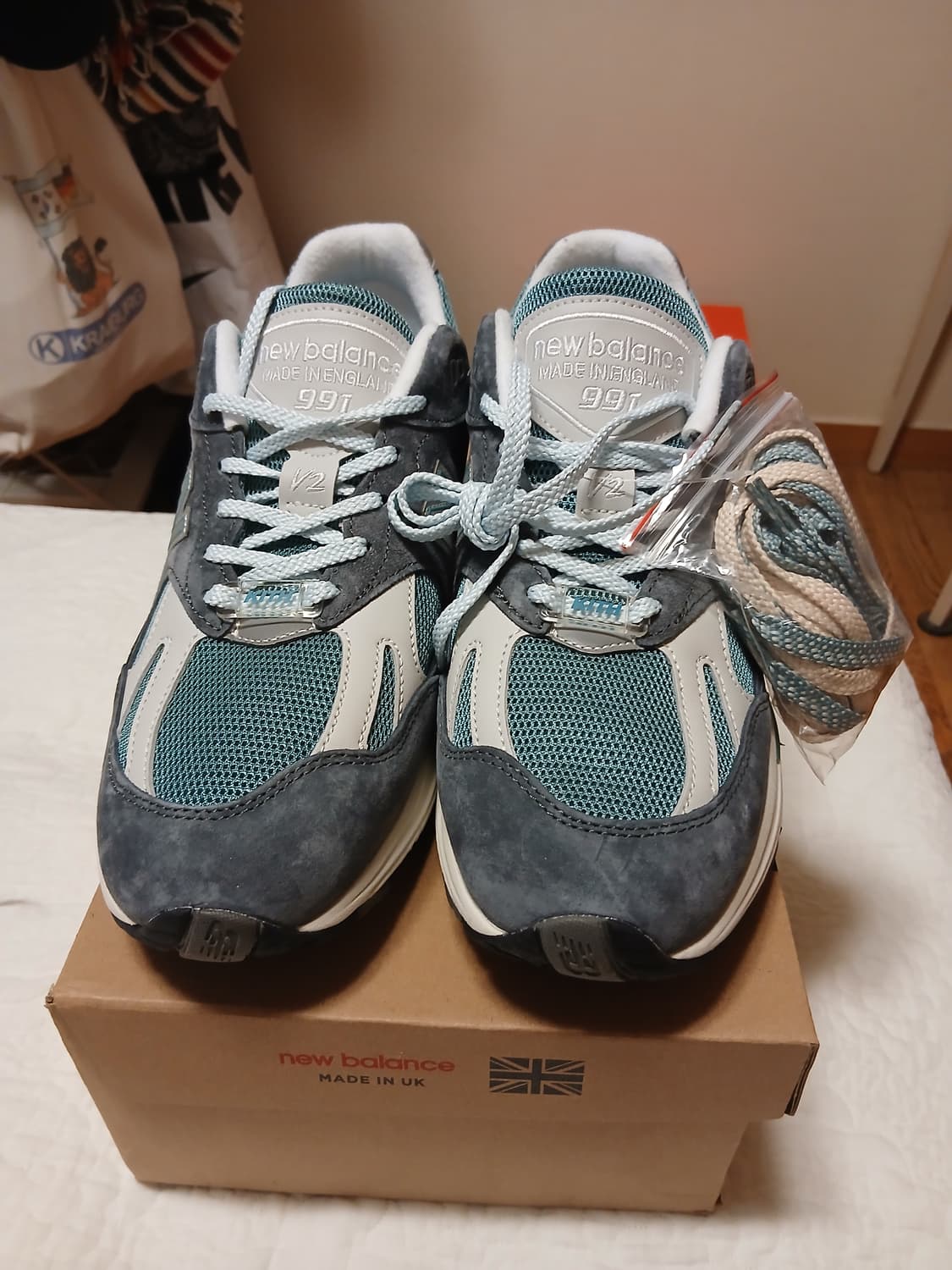 뉴발란스&키스 991 v2  상품이미지2